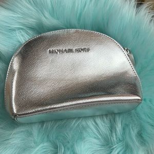 Michael Kors, make-up, bag color Silver New!!